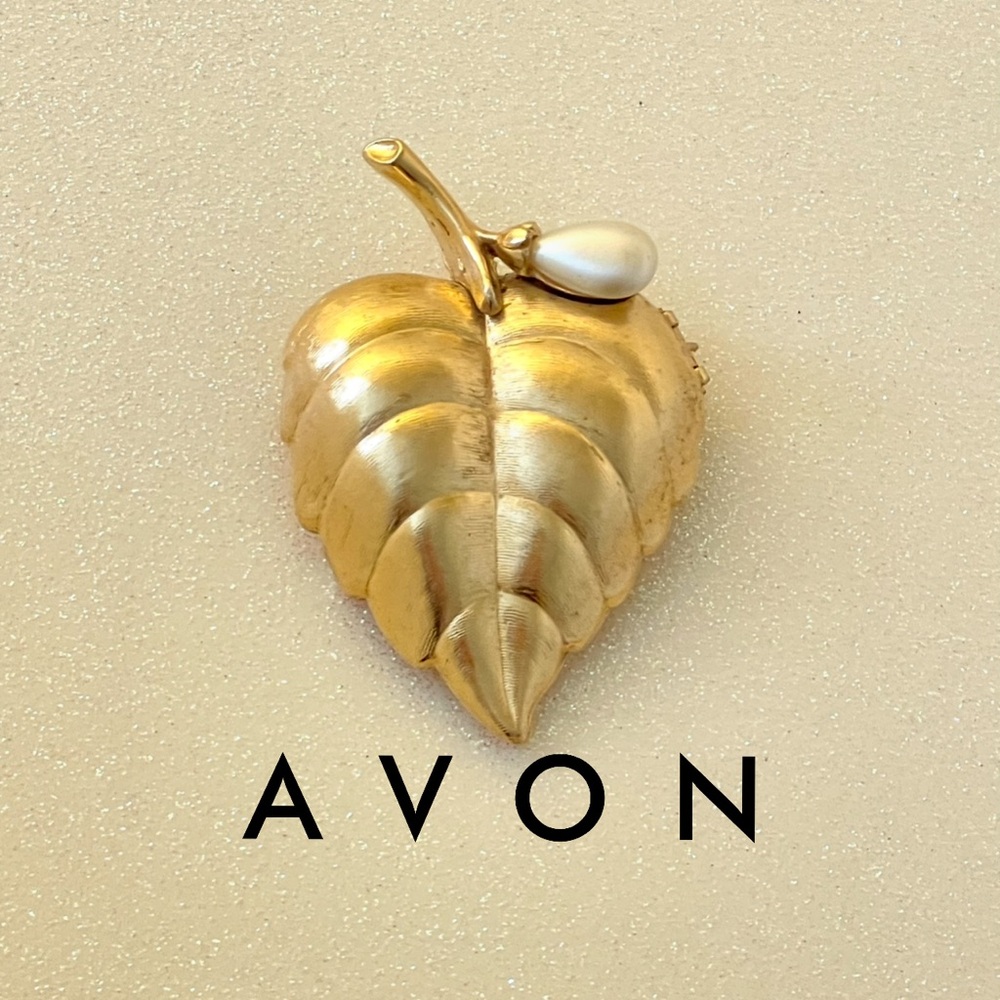 Vintage Avon Faux Pearl Gold Tone Leaf Solid Perfume/ Brooch Pin